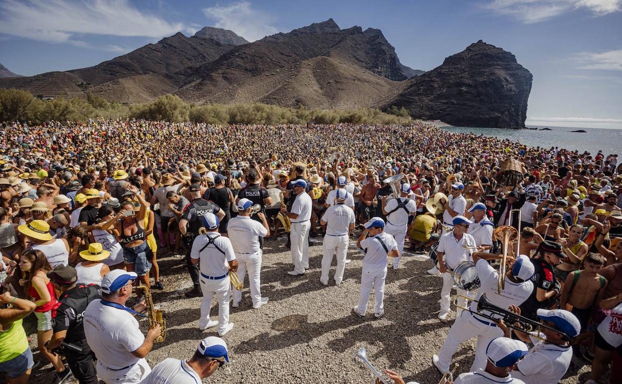 La Fiesta del Charco, a vista
